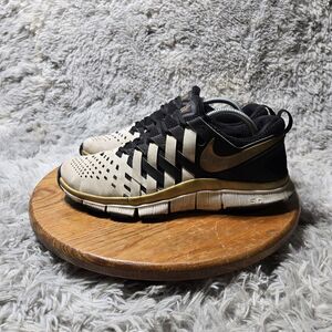 Nike Fingertrap 5.0 Max Mens Size 10.5 White and Gold Running Shoes 579811017
